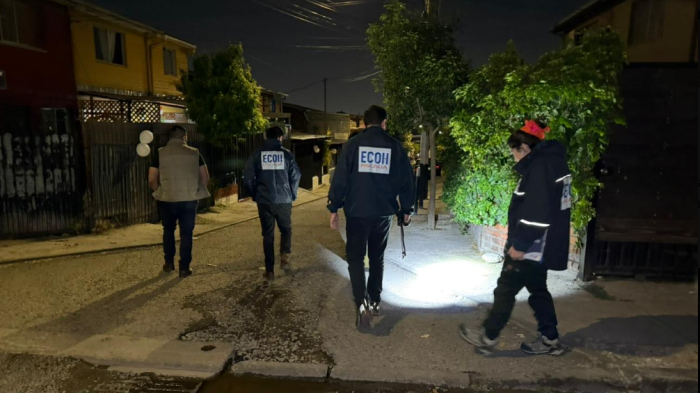 Hombre fue asesinado a tiros en plena vía pública en Peñalolén: Atacante huyó del lugar