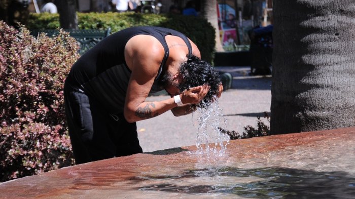 Advierten ola de calor en la región Metropolitana: Pronostican tres días con temperaturas hasta 30°