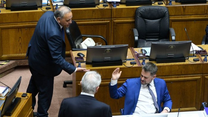 “Mala clase ” y “corrupto”: Así fue el duro cruce entre Manouchehri y senadores durante AC contra Ulloa