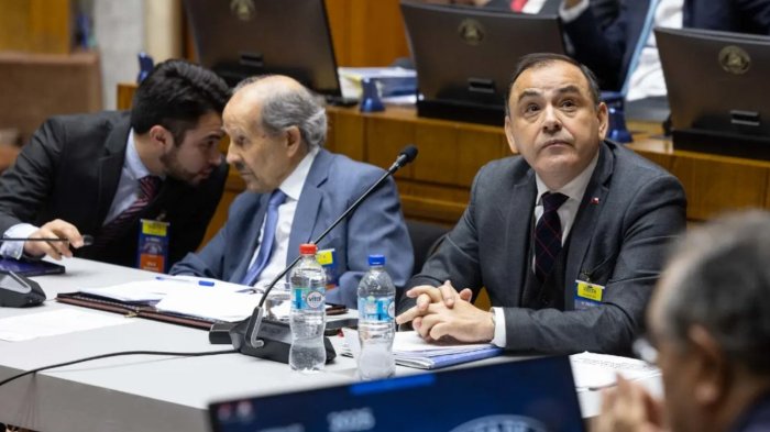 Senado aprueba AC contra ministro Antonio Ulloa y lo destituye por vínculos con Hermosilla
