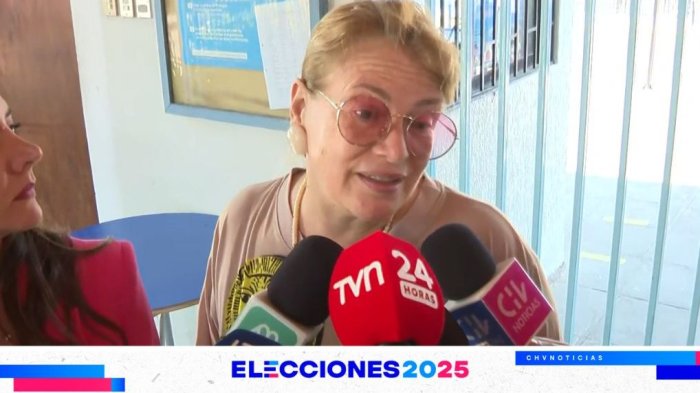 Ángela Vivanco llegó a votar en medio de caso “Muñeca Bielorrusa”: “He sido muy maltratada en esto”