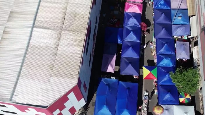 Mudanza de los toldos en Barrio Meiggs: ¿Qué hará el municipio Santiago ante esta problemática?