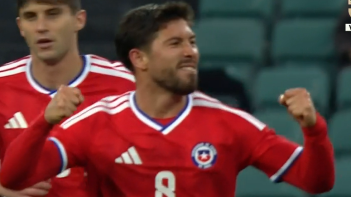 Olfato de delantero: Felipe Loyola aprovechó un rebote y puso el empate para Chile ante Perú