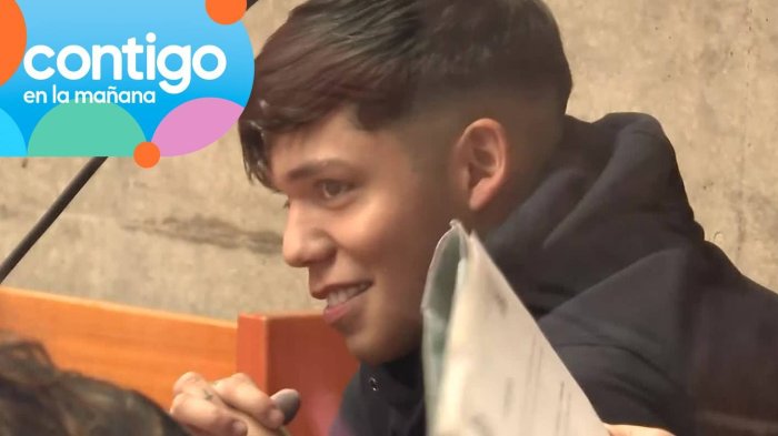 Riéndose y con saludo a la prensa: Así fue la formalización de Jere Klein que desató polémica