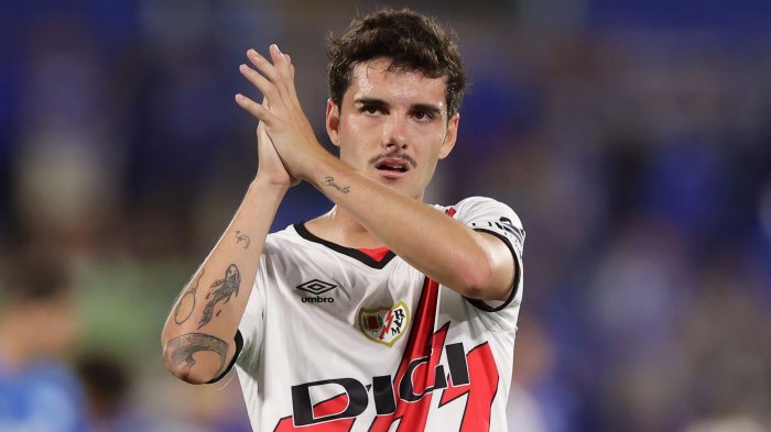 “Pedazo de...”: Futbolista expone crueles mensajes de hinchas y causa preocupación en España