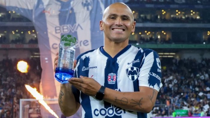 Una calle con su nombre: El espectacular homenaje del Monterrey a Humberto Suazo