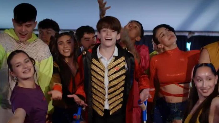 ¡Con música y baile! Revisa la icónica presentación de Alan García, el embajador de la Teletón