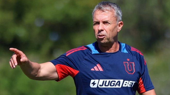 Remezón en la U: Gustavo Álvarez confirma su salida del club por “profundo desgaste”