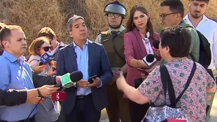 Habitante de toma de Lo Barnechea emplazó a delegado Durán por desalojo: “Imagínese esos niños…”