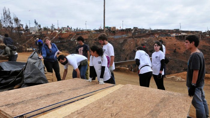Voluntariado en Chile alcanza cifras históricas: Se cuadruplicó la cantidad de gente que lo ejerce