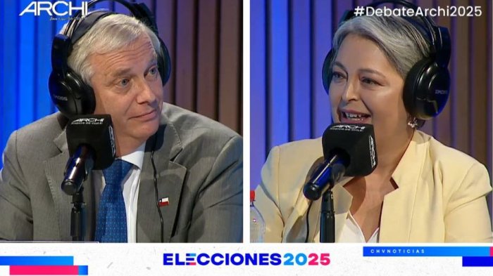 “Tú te jodes a la gente”: Así fue el emplazamiento de Jara a Kast en debate Archi
