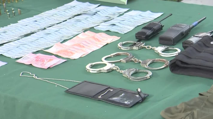 Cae pareja de pololos dedicada al robo de autos en Pudahuel: Simulaban ser falsos policías