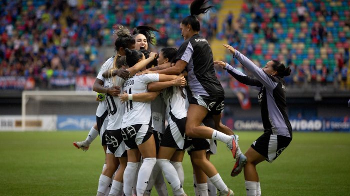 ¡Campaña histórica! Colo Colo venció a Universidad de Chile y se coronó tetracampeón del fútbol femenino