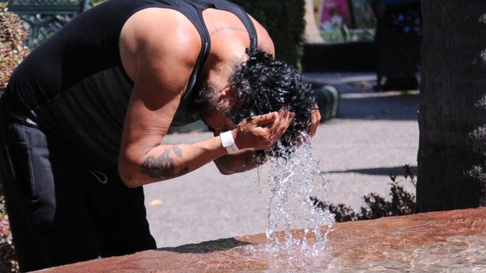 Vuelve el calor extremo a Santiago: Este será el día más caluroso de la semana y máxima superará los 34 grados