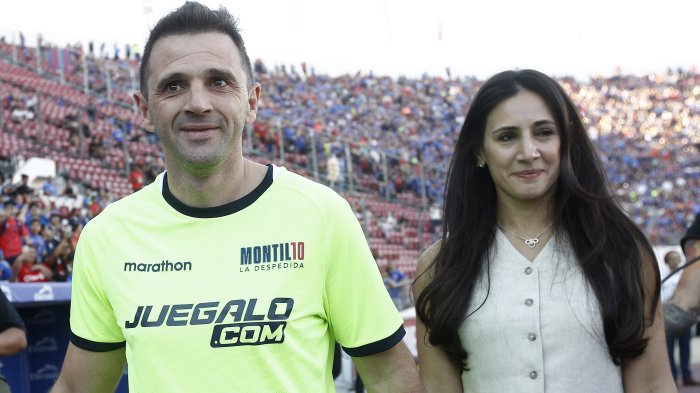 Walter Montillo se emociona en su despedida y pide a los hinchas de la U entonar emblemática canción