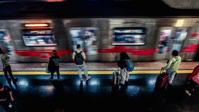 Metro de Santiago anuncia normalización del servicio en Línea 2 tras cierre de estaciones