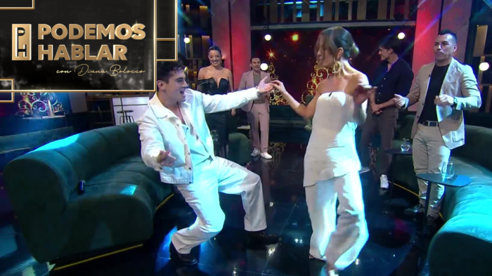 ¡Nico Ruiz se tomó PH! El cantante chileno hizo bailar a todos con sus canciones navideñas