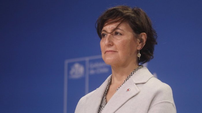 Hospital del Salvador explica cirugía a madre de ministra Aguilera: “Cumplía con los criterios”