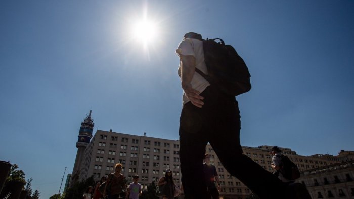 Senapred emite ALERTA ROJA en la región Metropolitana por calor extremo