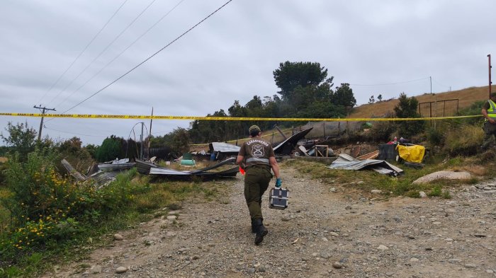 Dos niños de 6 y 8 años de edad murieron en incendio que destruyó una casa en Calbuco