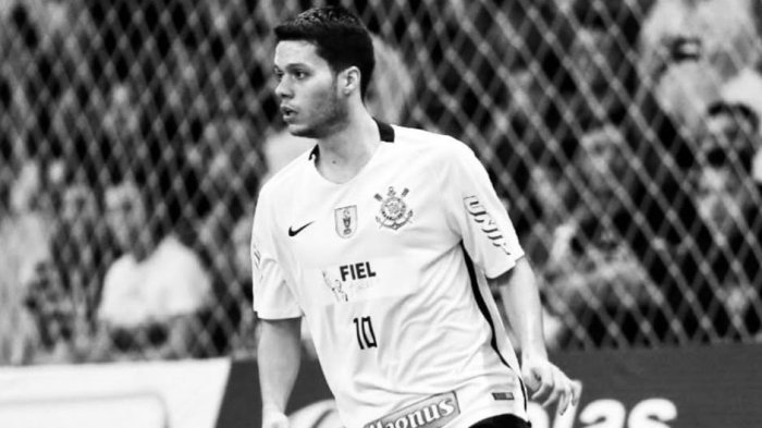 Impacto por muerte de jugador de fútbol sala: Se sintió mal y falleció en un aeropuerto en Rusia