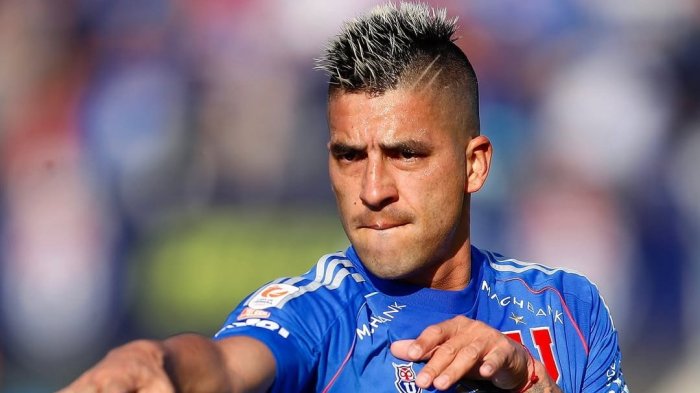 La U ratificó salida de Leandro Fernández y así reaccionaron los hinchas: “Perdónalos”