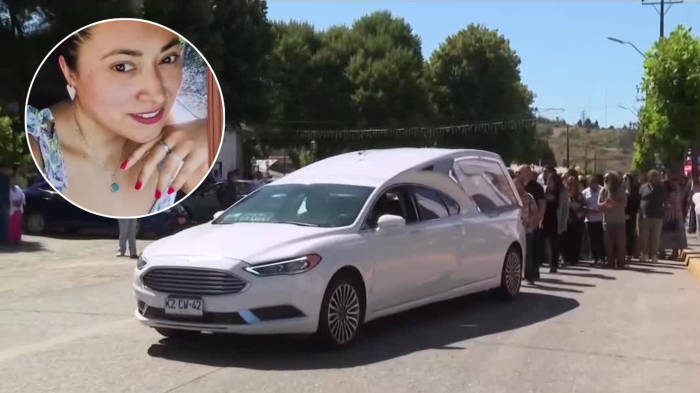 Familia y amigos de joven parvularia la despiden y exigen justicia por su enigmático crimen