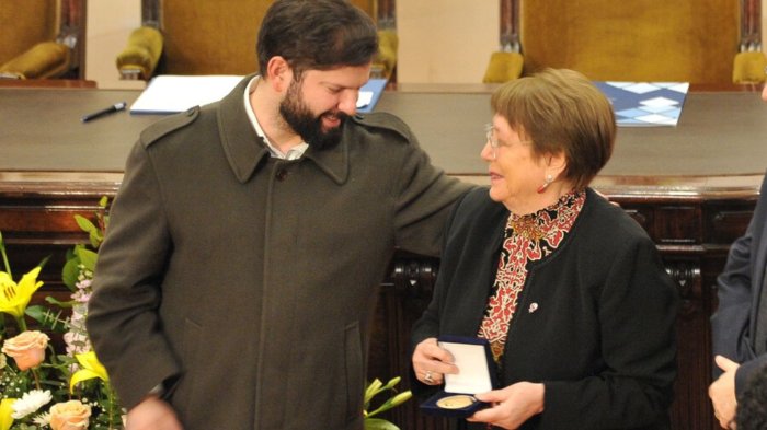 Presidente Boric confirma que oficializará candidatura de Michelle Bachelet a la ONU