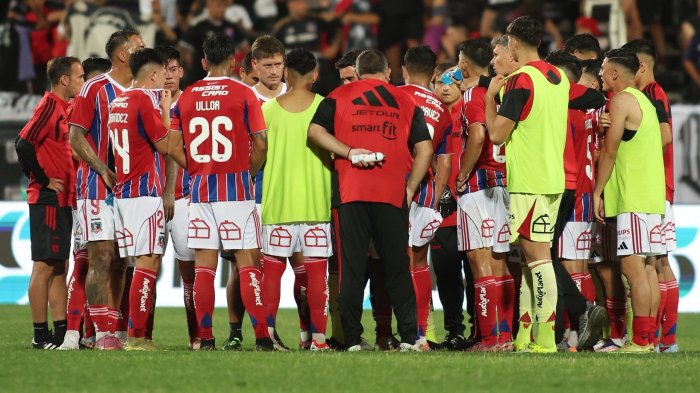 El apuntado por los hinchas de Colo Colo tras victoria en penales sobre Olimpia: “No puede ser”