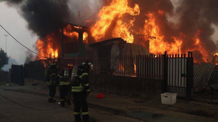 Ñuble: Gobernador descarta toque de queda en la región por incendios forestales