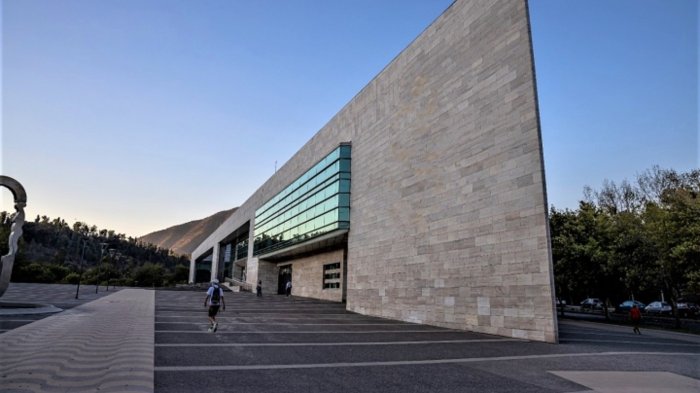 Exige $200 millones en compensación: Funcionario despedido por tener relaciones sexuales en Vitacura demandó a municipio