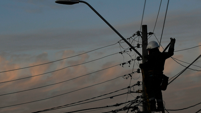 ACTUALIZACIÓN | Aumentan a 29 mil los clientes sin luz en la RM: Estas son las comunas afectadas