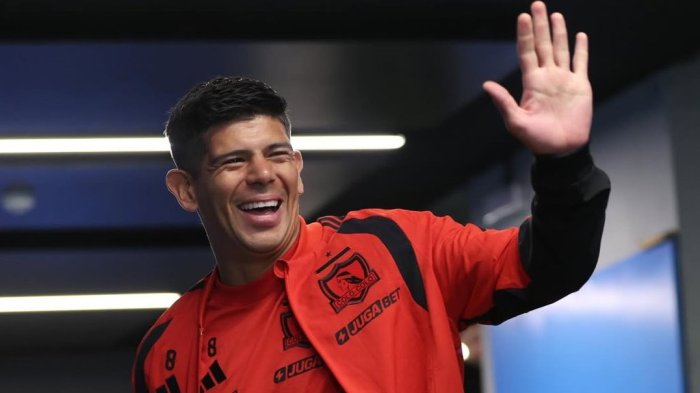 Esteban Pavez de iría de Colo Colo: El club que lo ficharía y el viejo conocido con el que toparía