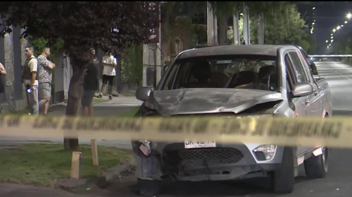 Asaltante fue atropellado en medio de portonazo en Maipú: Amenazó a la mujer y esposo la defendió