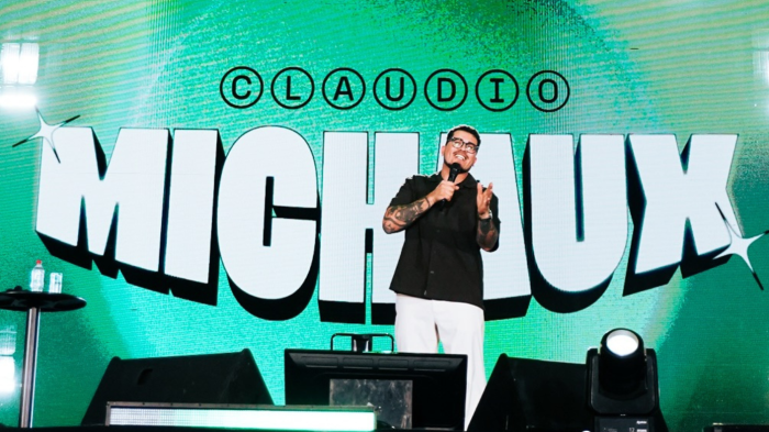 ”Hablando de feos...”: Claudio Michaux saca carcajadas en primera noche del Festival de Las Condes