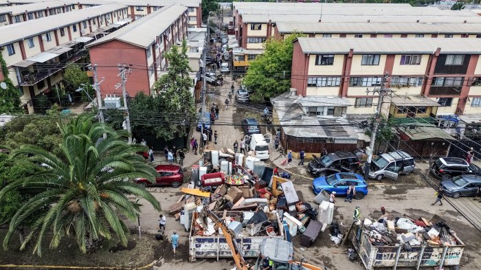 Senapred entrega primer balance tras intensa lluvia: Reportan más de 300 casas afectadas en la RM