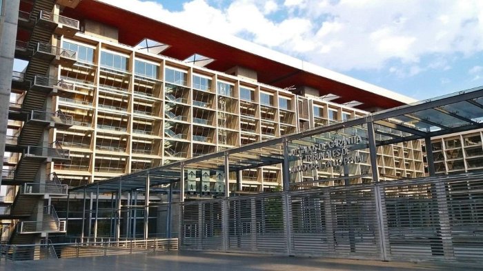 Otro reo fue puesto en libertad por error en Santiago: Gendarmería presentó denuncia y anunció sumario