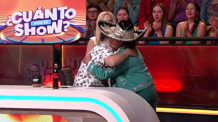 ¡Se robó el corazón de todos! Cantante de ranchera abrazó a todos los miembros del jurado