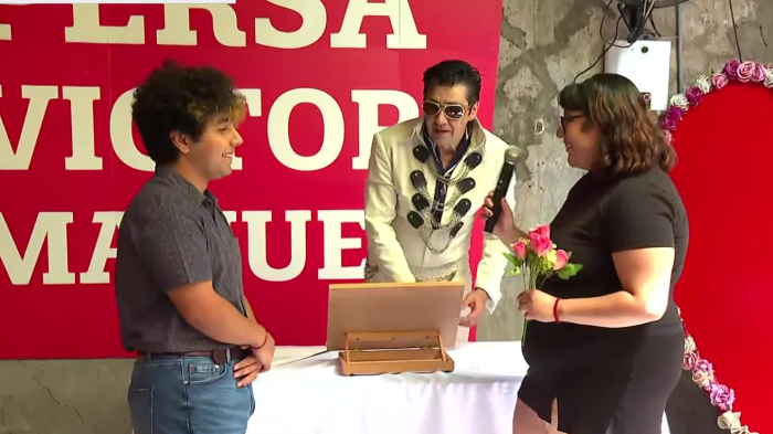 Al estilo de Las Vegas: Elvis Presley hará matrimonios simbólicos en el Persa Bío Bío este 14 de febrero