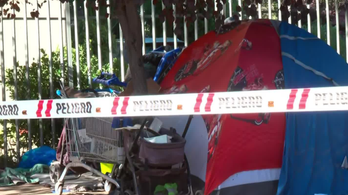 Investigan posible homicidio con arma blanca a persona en situación de calle en Macul