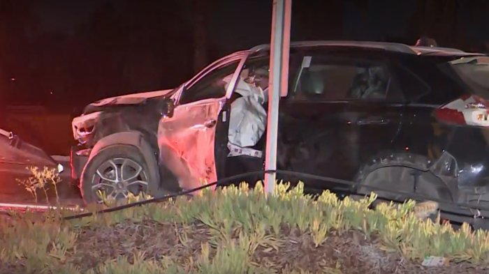 Auto sufre accidente en Pudahuel y cae a una zanja al costado de Américo Vespucio