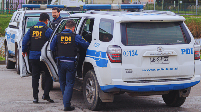 Encuentra cuerpo enterrado en casa de Estación Central: Tendría relación a facción del Tren de Aragua