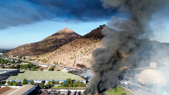Nuevos antecedentes: Lo que se sabe de la explosión y descontrolado incendio en Renca