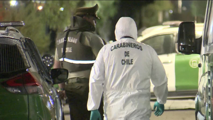 Fatal noche en Puente Alto: Joven muere baleado y adolescente en riesgo vital por heridas cortopunzantes