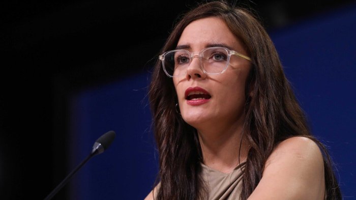 Camila Vallejo respaldó a ministro Muñoz y calificó sanción de EE.UU como “unilateral, arbitraria e injustificada”