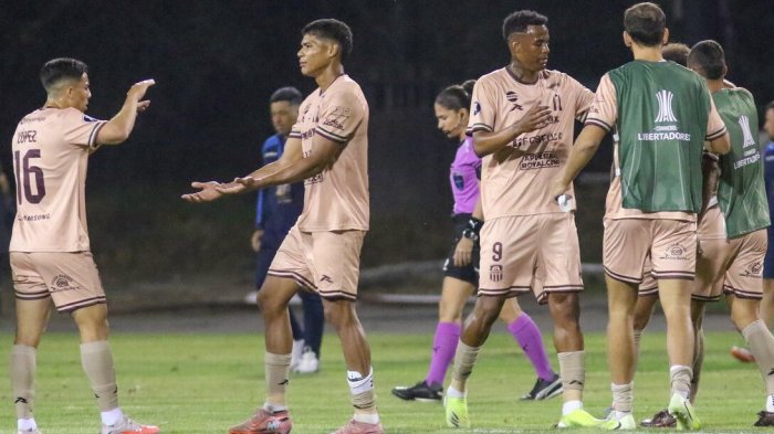 Carabobo acusa insultos racistas de hinchas de Huachipato: Jugadores se descargaron en redes