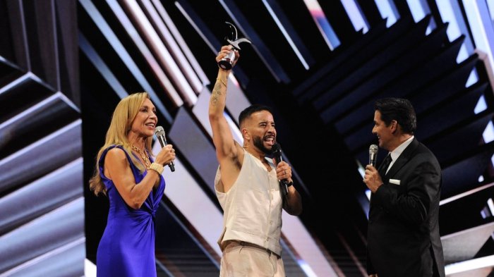 “¡No me interrumpa!”: Pastor Rocha frenó en seco a Rafael Araneda en plena celebración en Viña 2026